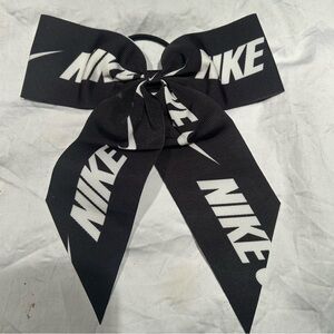 Nike Game Ready Ponytail holder large Bow